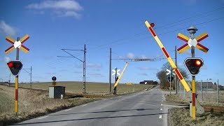 Spoorwegovergang Skurup S  Railroad crossing  Järnvägsövergång [upl. by Mairym353]