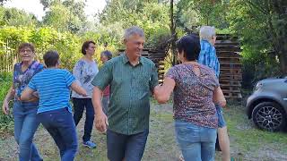 Square Dance geht auch im Garten [upl. by Ahsenrac]