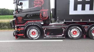 Scania R620 V8 schubert bij truckstar festival met zijn nieuwe outlook [upl. by Daren]