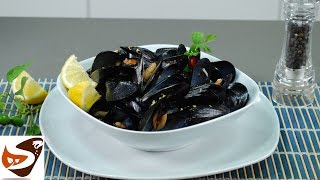 Impepata di cozze la ricetta alla napoletana  antipasti di pesce peppered mussels [upl. by Lenahc]