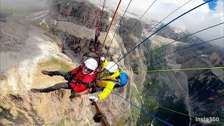 In volo con il parapendio sulle splendide Dolomiti [upl. by Nichola]