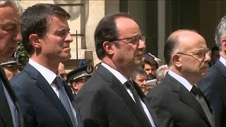 Policiers tués une minute de silence observée au ministère de lIntérieur [upl. by Sapphire208]