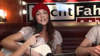 Maria Reiser  Die Kellnerin live and acoustic  Nachtfahrt TV [upl. by Yrod]