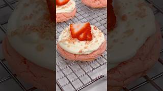 Strawberry Crunch Cookies 🍪🍓 strawberry strawberrycookie cookies dessert shorts [upl. by Hermia100]