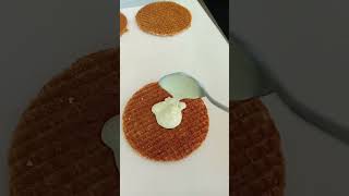 stroopwafels chocolade whitechocolate whitechocolaterecipe formula1 snacksrecipe dutchfood [upl. by Ariaz]