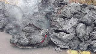 Lava glowing in Leilani Estates Hawaii May 7 2018 [upl. by Whitebook]