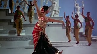 Waheeda Rehman Dance from Guide Part 1 [upl. by Granville916]