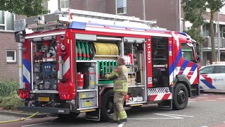 PRIMEURDe nieuwe tankautospuit met quotspoedquot naar een woningbrand in Purmerend [upl. by Beetner206]