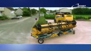 Cochet header trailer from Quivogne UK with New Holland [upl. by Arikehs]