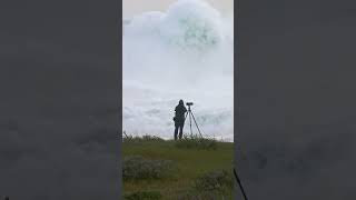 Quem gostaria de filmar Nazaré em dia de ondas gigantes gigantesdenazaré [upl. by Engelhart]