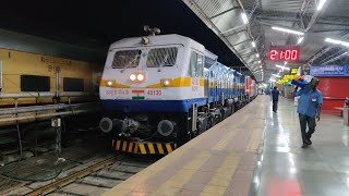 12702 Hussain Sagar Express Entering Solapur Railway Station  Indian Railways [upl. by Isadora726]