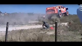 DAKAR  ESPECTACULAR SALTO de ROBBY GORDON [upl. by Yhtorod]