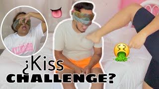 Â¿Kiss CHALLENGE Nos pusimos cosas asquerosas ðŸ¤® [upl. by Yttiy703]