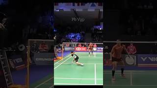 PENEMPATAN BOLA YANG SEMPURNA badminton badmintonlovers bulutangkis [upl. by Petronella]