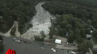 Raw Video Heavy Rains Cause Iowa Dam Break [upl. by Bettye]