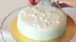 How to decorate a Christmas cake [upl. by Wendalyn]