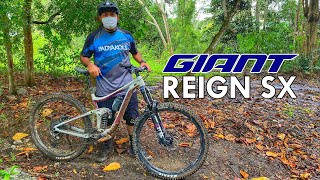 2021 Giant Reign SX 29  Bike Check [upl. by Emery231]