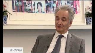 Jaques Attali  quotLa crise ne fait que commencerquot  Interview [upl. by Milurd673]