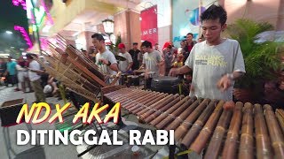 DITINGGAL RABI  Calung Funk Angklung Malioboro Nonton Angklung Pakai Kamera Profesional [upl. by Fancy]