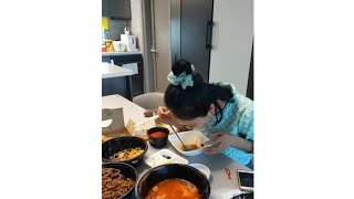 친구네 집에서 냉짬뽕 볶음밥 김치찌개 낮술 먹방 🍺 [upl. by Hyacinth]