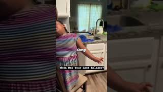 Hairstylist Reacts To Ghetto Home Relaxer Video reaction haircare naturalhair hairstylist kids [upl. by Wilhelmina]