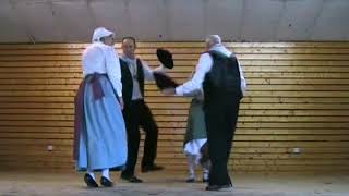 Groupe Folklorique de VieilleBrioude 43 mai 2015 La bourrée dAurillac [upl. by Anela]