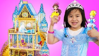 Jannie Juega Casa de Muñecas de Princesas Disney  Cinderella Doll House [upl. by Alard236]