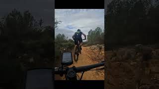 Adelantamiento perfecto subiendo por senda bike mtb ciclismomtb bicicleteria deporte [upl. by Pass]