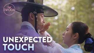 Cha Eunwoo gets flustered by Shin Saekyeong’s touch😜Rookie Historian Goo Haeryung Ep 4ENG SUB [upl. by Aysan]