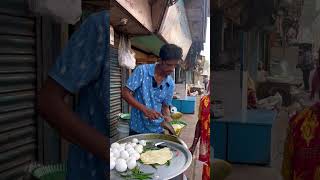 তিনটে পরোটা একটা করে ডিম মাত্র 30 টাকা streetfood banglastreet food [upl. by Duwad]