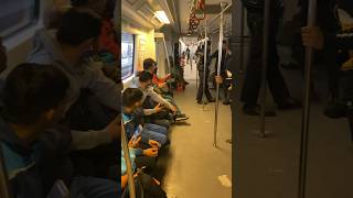 30rs wali metro girl’s voice prank 🤣voiceprank prank funny funnypublicreaction delhimetro [upl. by Jeanie]