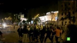 Los antidisturbios al límite en los violentos altercados de Madrid [upl. by Siuqcram552]