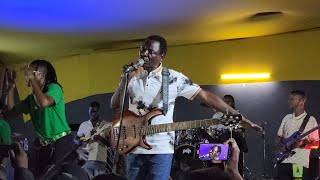 Alick Macheso Perfoming Greatest hit song Mundikumbuke Live Perfomance🎸🔥💥 [upl. by Nylorak]