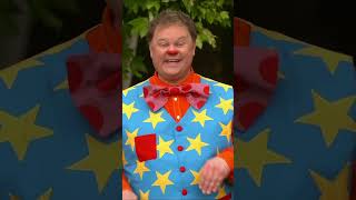 Can you sign Race with Mr Tumble makaton somethingspecial learning ytshorts [upl. by Gronseth]