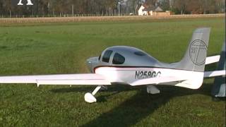 Modell AVIATOR SR22 Cirrus von Horizon Hobby [upl. by Syman]