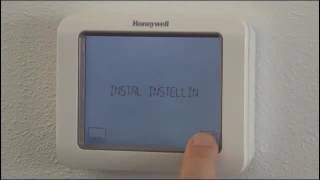 Periode per dag instellen Chronotherm Touch Modulation  Honeywell Home [upl. by Ylrehs]