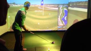 Henrik Stenson im Simulator Abu Dhabi Golf Championship [upl. by Cailean]