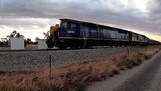 C 503 amp GL 103 with 6351 Watco Nickel West freight heading east through CUNDERDIN 29122023 [upl. by Doane]