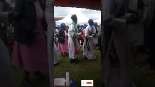 MUTHEE KIENGEI and Choir dancing EUNNY Wa MWangi song [upl. by Ciapas]