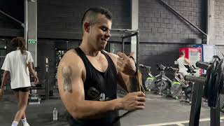 Entrenamiento de espalda y hombro en el Iron Evolution Gym Mi rutina completa [upl. by Bar]