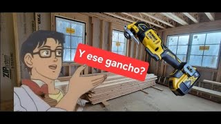 Como instalar un gancho o clip en la multiherramientaherramienta oscilante DeWalt DCS356 Dewalt [upl. by Chesney754]