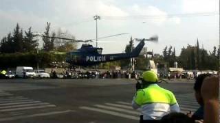 Aterrizan helicópteros en la calle en plena tarde 22 [upl. by Fiora222]