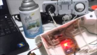 Hacked  Automatic Spray Glade Air Fresh  Triggering via sound pattern [upl. by Voltz173]