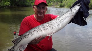 Rob and Tom escambia river Gar fishing [upl. by Aicinad]