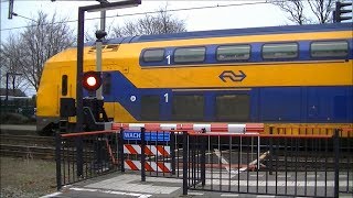 Spoorwegovergang HorstSevenum  Dutch railroad crossing [upl. by Hadden947]