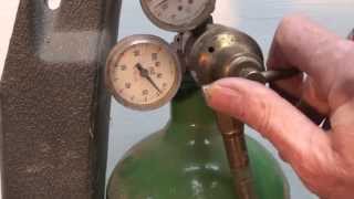 How to set the oxy acetylene regulators [upl. by Jona]