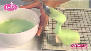 Pouring Fondant icing on a sponge finger [upl. by Peter]