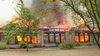 KINDERGARTEN IN VOLLBRAND  ERKRATH  Großbrand mit massiver Rauchentwicklung  170 Kräfte [upl. by Eidnam737]