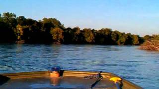 1648 Lowe 25 hp Mercury 30 mph on Kansas river [upl. by Htebazile]