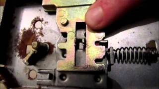 Simple Door Locking Mechanism [upl. by Herc]